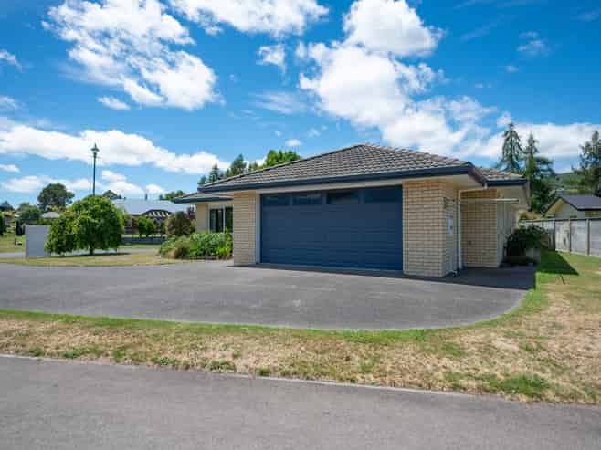 4 Lakemere Way, Kinloch
