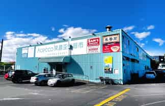 WELL-KNOWN SUPERMARKET IN PRIME LOCATION
