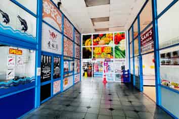 WELL-KNOWN SUPERMARKET IN PRIME LOCATION
