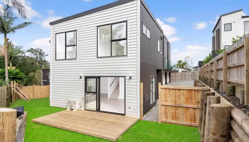 1/105 Hobsonville Road, West Harbour