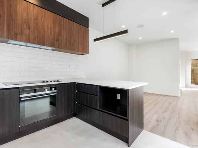 1/105 Hobsonville Road, West Harbour