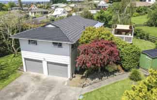 13 McClintock Road, Massey