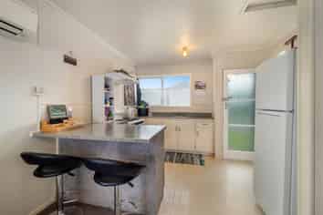 30A Deborah Place, Mangakakahi