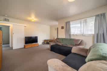 30A Deborah Place, Mangakakahi