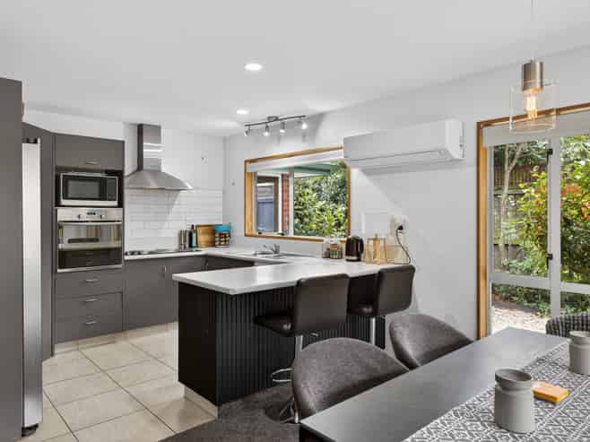 121B Champion Street, Edgeware