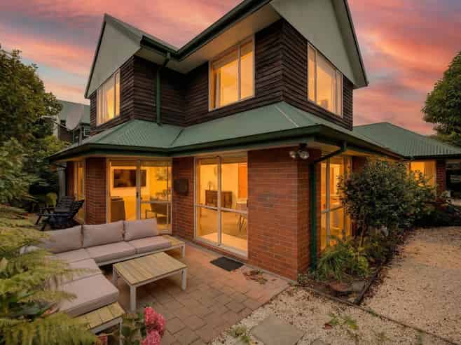 121B Champion Street, Edgeware