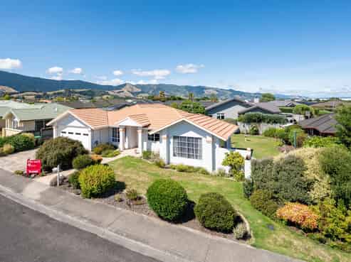 5 Rosaline Frank Street, Stoke