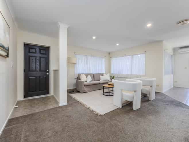 7B Barberry Lane, Te Atatu Peninsula