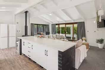 53 Mountain Road, Western Heights