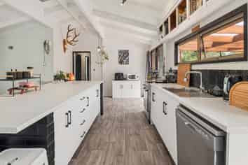 53 Mountain Road, Western Heights