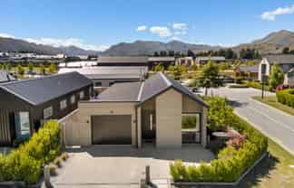 24 Obelisk Street, Wanaka