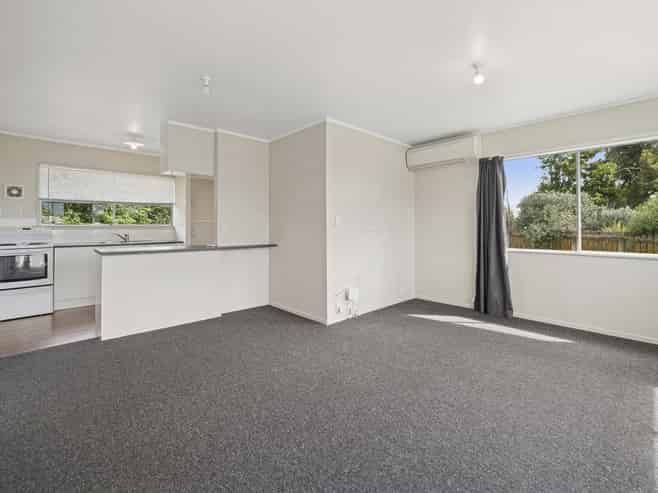 2/30 Clyde Street , Utuhina