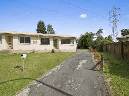 2/30 Clyde Street , Utuhina