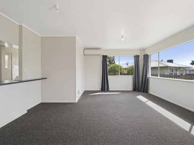 2/30 Clyde Street , Utuhina