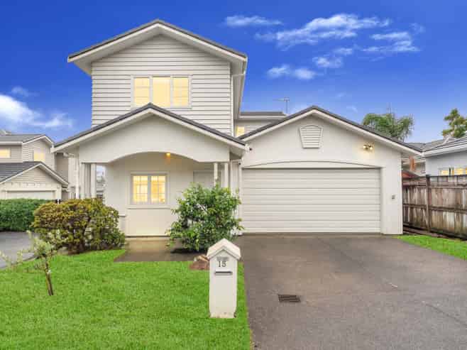 15 Mulvaney Crescent, Henderson