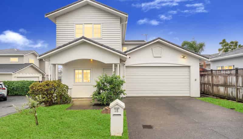 15 Mulvaney Crescent, Henderson