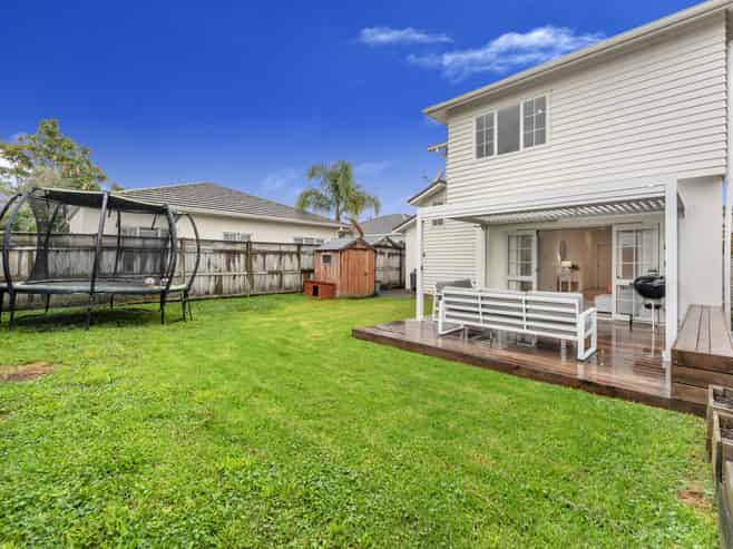 15 Mulvaney Crescent, Henderson