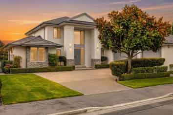 33 Applefield Court, Northwood