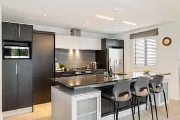 33 Applefield Court, Northwood