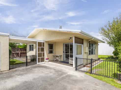 2/502 Whitehead Road, Hastings