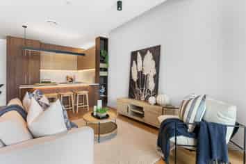 2/423 Beach Road, Mairangi Bay