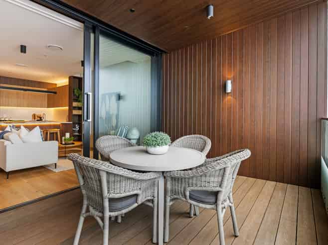 2/423 Beach Road, Mairangi Bay