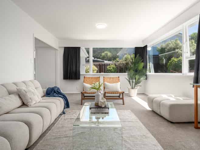 82 Larsen Crescent, Tawa