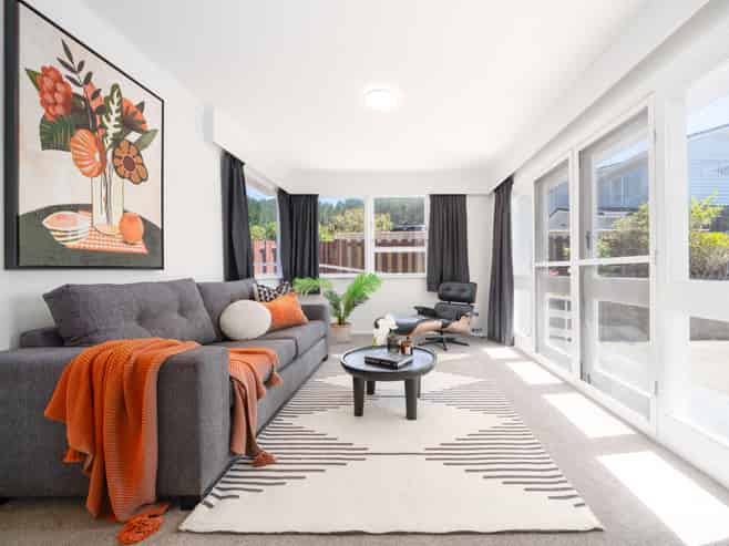 82 Larsen Crescent, Tawa