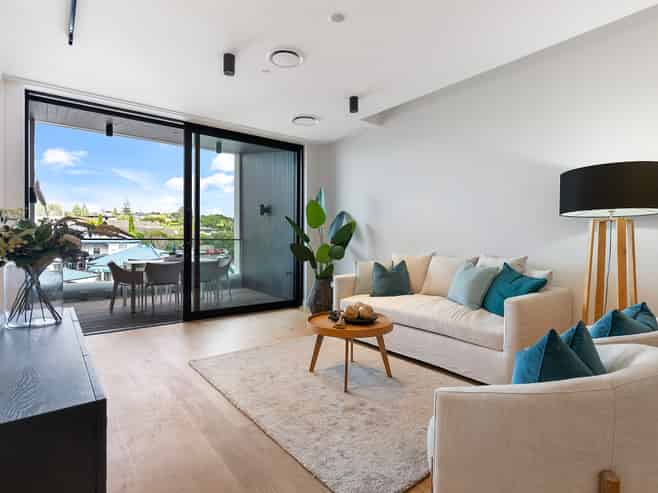 8/423 Beach Road, Mairangi Bay