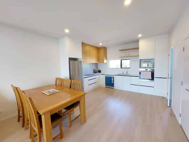 5/128 Onewa Road, Northcote