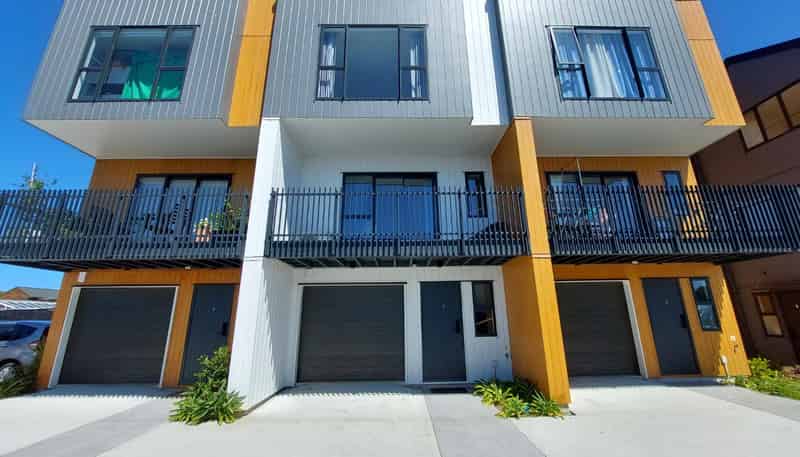 5/128 Onewa Road, Northcote