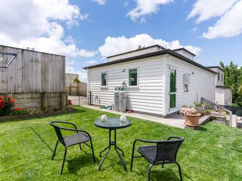 102A Oakdale Road, Hillsborough