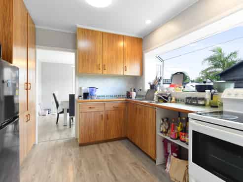 12 Paulette Place, Queenwood