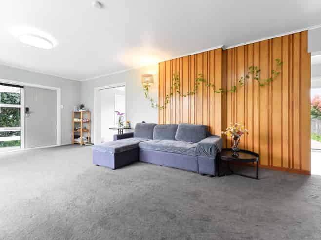 12 Paulette Place, Queenwood