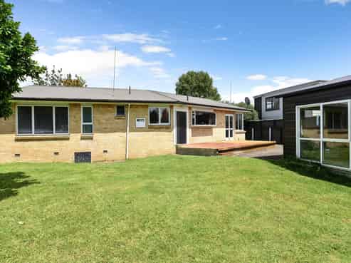 12 Paulette Place, Queenwood