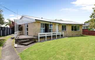 12 Paulette Place, Queenwood