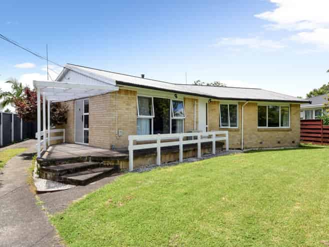 12 Paulette Place, Queenwood