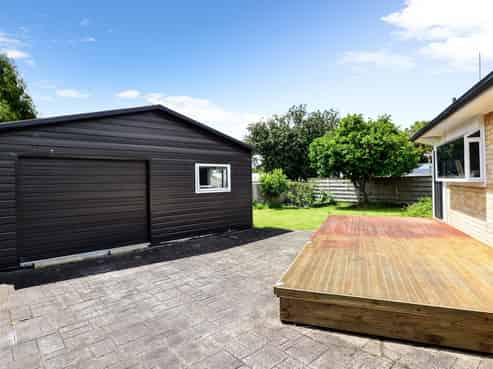 12 Paulette Place, Queenwood