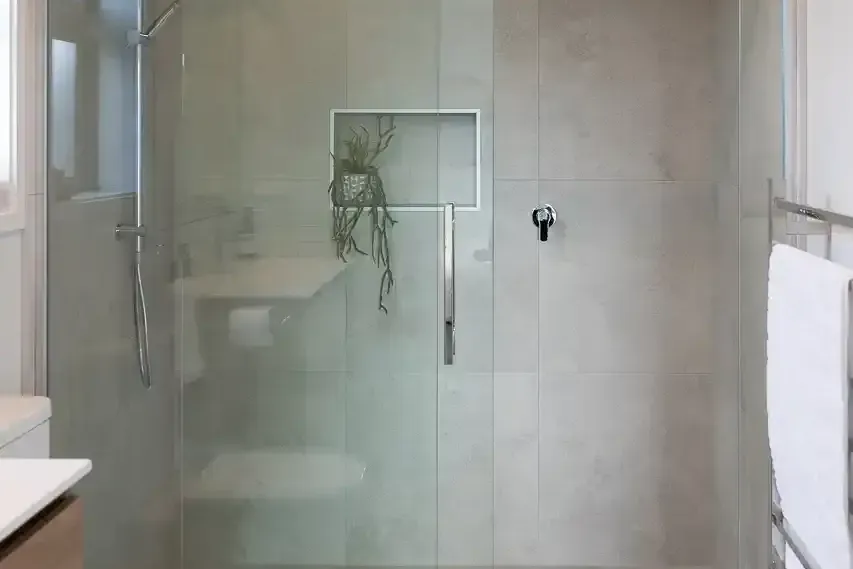 Split-Level Design Meets Elevated Finish - Więcej