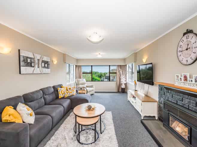 42 Kaitawa Crescent, Paraparaumu