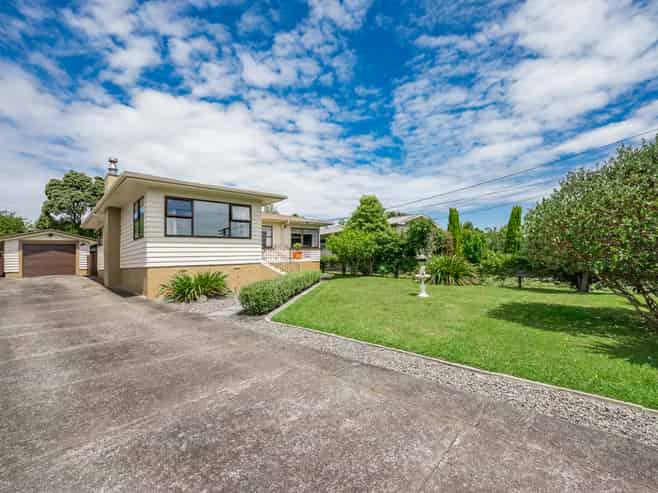42 Kaitawa Crescent, Paraparaumu