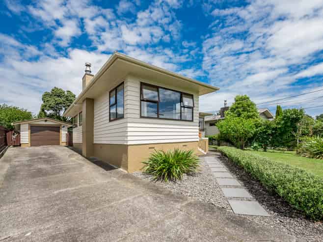 42 Kaitawa Crescent, Paraparaumu
