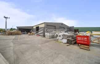 High Stud Warehouse With Large Yard