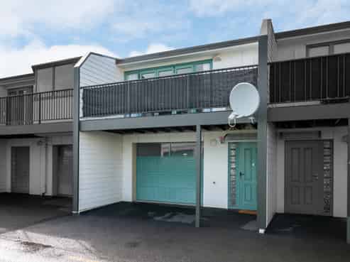 5/11 Bryce Lane, Hamilton Central