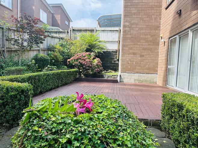 27 Sunshine Boulevard, Sunnyvale