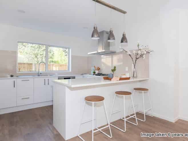 27 Sunshine Boulevard, Sunnyvale