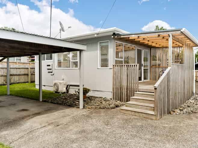 69a Red Beach Road, Red Beach
