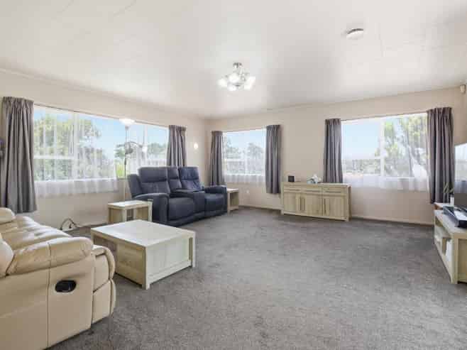 40 Glenbervie Crescent, Massey