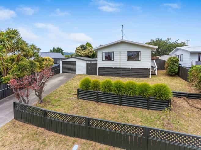 60 Campbell Avenue, PARAPARAUMU