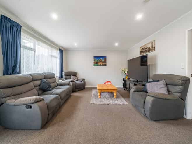 39 Naenae Road, Naenae